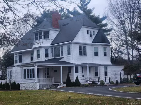 129 Hilton Ave, Hempstead, NY 11550