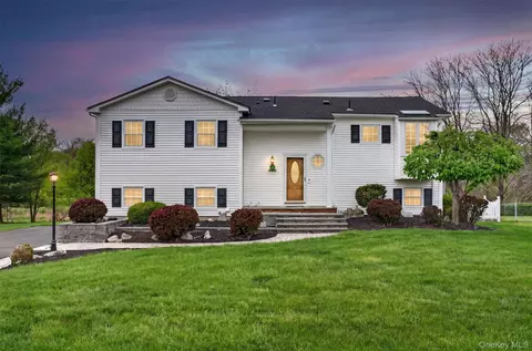9 Pilgrim Ln, Washingtonville, NY 10992