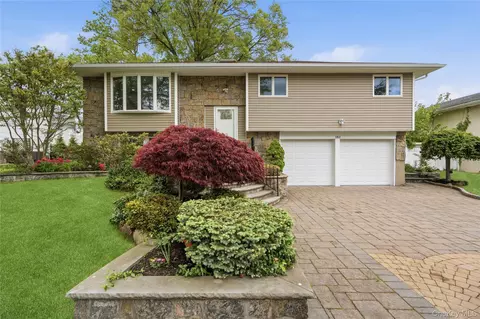 183 N Marginal Rd, Jericho, NY 11753
