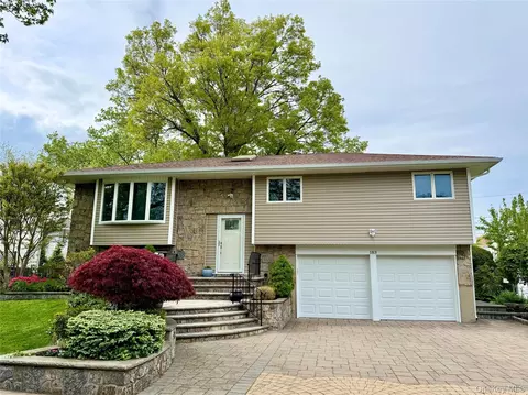 183 N Marginal Rd, Jericho, NY 11753