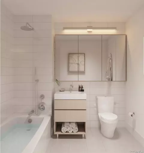Bath - 131-02 A 40th Rd #4I, New York, NY 11354 photo 1 of 1