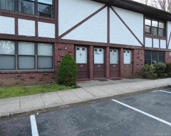 129 Bailey Ct #129, Middle Island, NY 11953