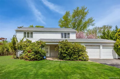 31 Marwood Pl, Stony Brook, NY 11790
