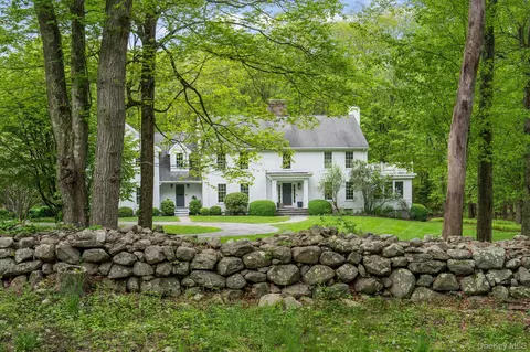 240 Eastwoods Rd, Pound Ridge, NY 10576