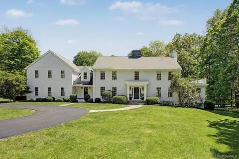 240 Eastwoods Rd, Pound Ridge, NY 10576