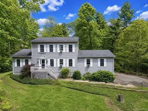59 Cooper St, Rochester, NY 12404