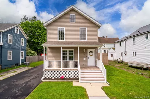 90 South St, Warwick, NY 10990