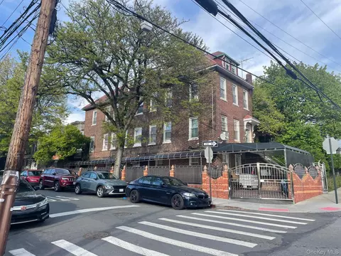 621 E 237th St, New York, NY 10466