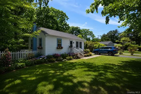 68 George St, Brookhaven, NY 11772