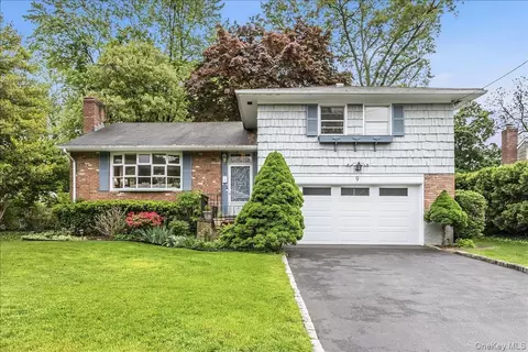 9 Fox Ridge Ln, Locust Valley, NY 11560