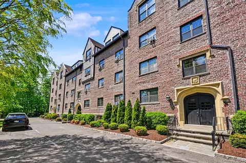 1452 Boston Post Rd #3C, Larchmont, NY 10538