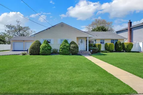 378 Harrison Ave, Massapequa, NY 11758