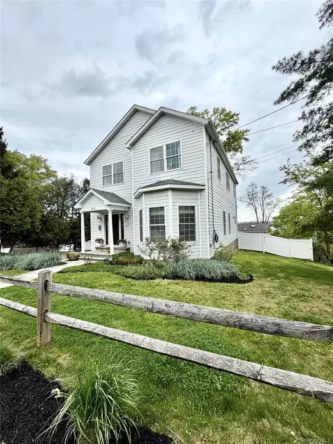 401 Centre Ave, Clarkstown, NY 10960