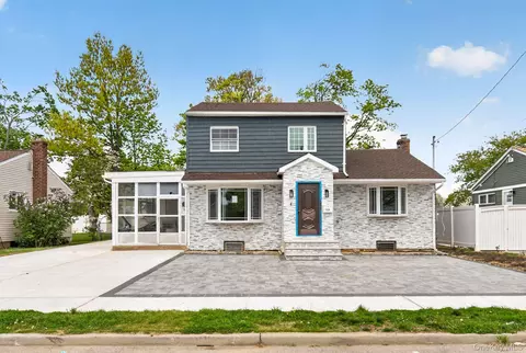 1524 Bowe Rd, Valley Stream, NY 11580