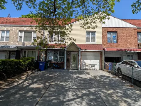 207-11 Hillside Ave, New York, NY 11427