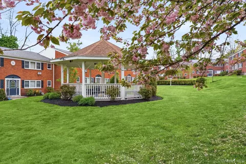 Exterior - 1879 Crompond Rd #C10, Peekskill, NY 10566 photo 3 of 5