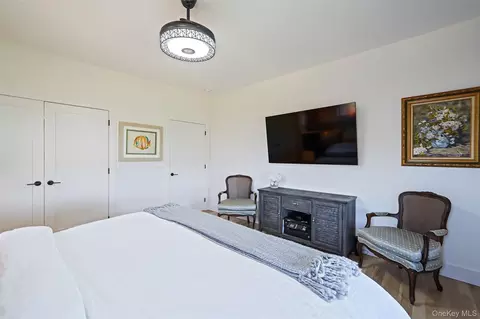 Bedroom - 52 Tyler Dr, Riverhead, NY 11901 photo 2 of 6