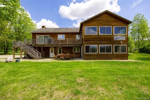 508 Woodstock Rd, Washington, NY 12545