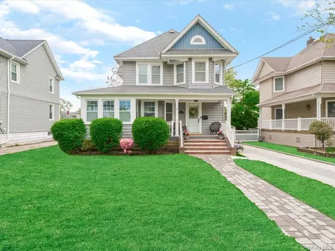 28 Union Pl, Lynbrook, NY 11563