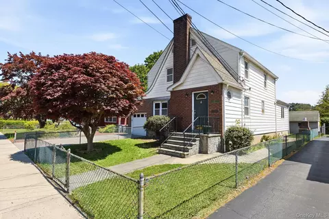68 Seneca Ave, White Plains, NY 10603