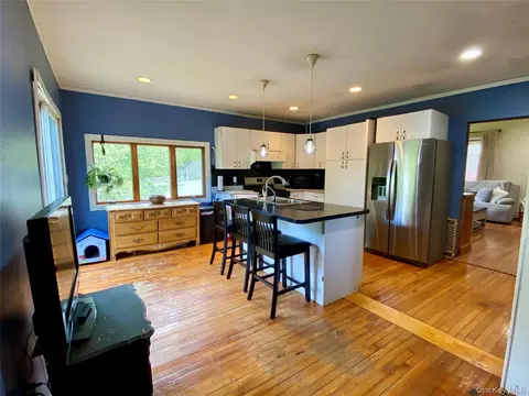 Kitchen - 10 Willard Pl, Monroe, NY 10950 photo 1 of 4