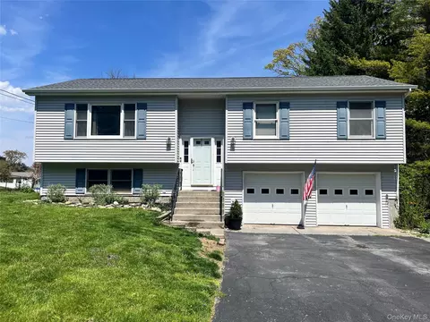 16 Darlene Dr, Poughkeepsie, NY 12601