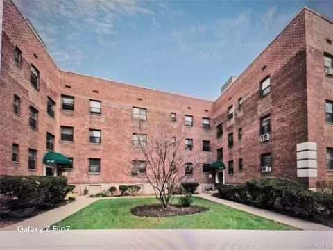 215-09 47th Ave #2C, Bayside, NY 11361