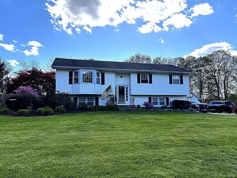 43 Red Fox Ln, Southeast, NY 10509