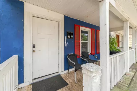 Exterior - 931 Diven St, Peekskill, NY 10566 photo 3 of 9