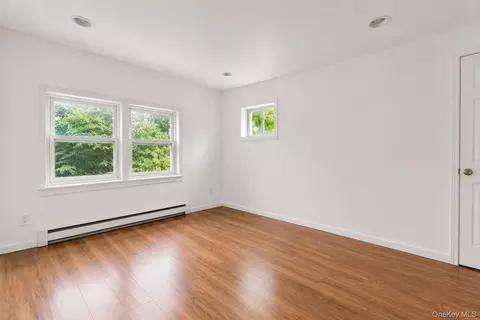 Bedroom - 931 Diven St, Peekskill, NY 10566 photo 4 of 5
