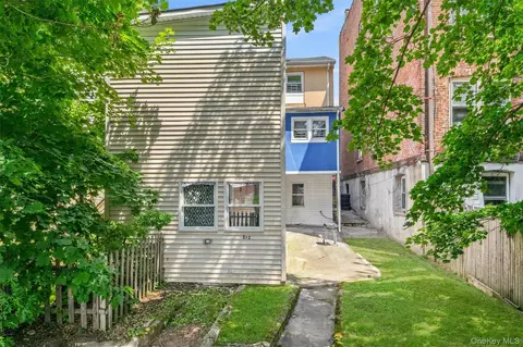 Exterior - 931 Diven St, Peekskill, NY 10566 photo 6 of 9