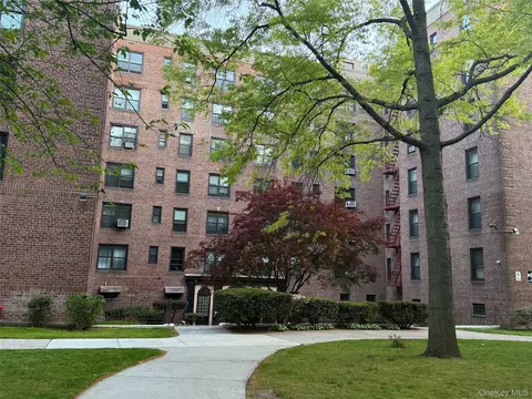 83-85 Woodhaven Blvd #2E, Woodhaven, NY 11421