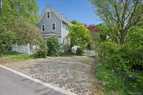 16 Cedar St, Greenburgh, NY 10706