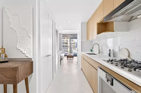Kitchen - 133-25 37th Ave #8D, Flushing, NY 11354 photo 6 of 9