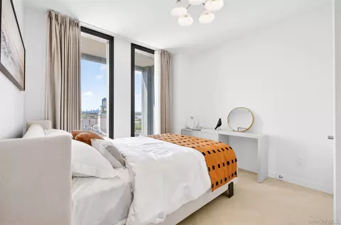Bedroom - 133-25 37th Ave #8D, Flushing, NY 11354 photo 4 of 6