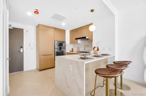 Kitchen - 133-25 37th Ave #8D, Flushing, NY 11354 photo 3 of 9