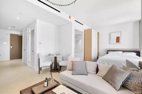 Bedroom - 133-25 37th Ave #8D, Flushing, NY 11354 photo 5 of 6