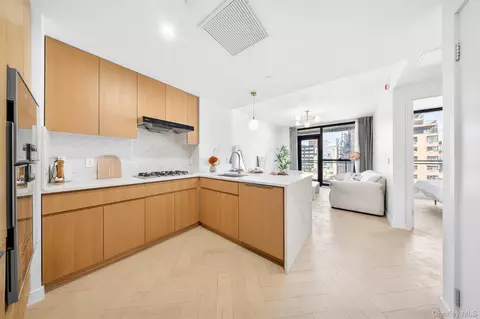 Kitchen - 133-25 37th Ave #8D, Flushing, NY 11354 photo 4 of 9