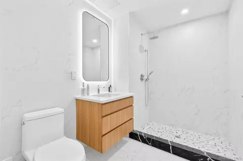 Bath - 133-25 37th Ave #8D, Flushing, NY 11354 photo 3 of 5
