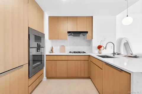 Kitchen - 133-25 37th Ave #8D, Flushing, NY 11354 photo 5 of 9