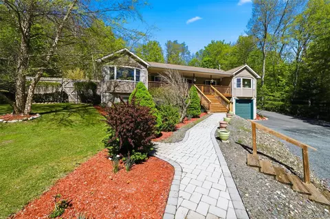 414 Red Hill Rd, Mamakating, NY 12769