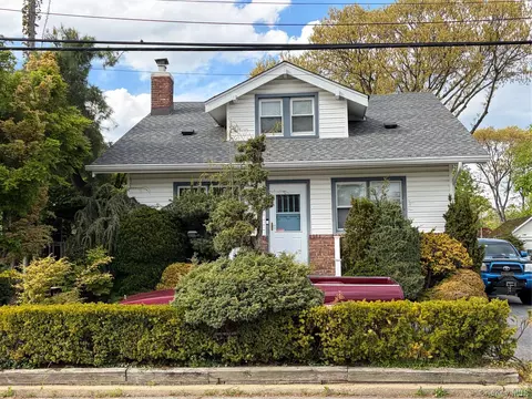 515 Elm St, West Hempstead, NY 11552