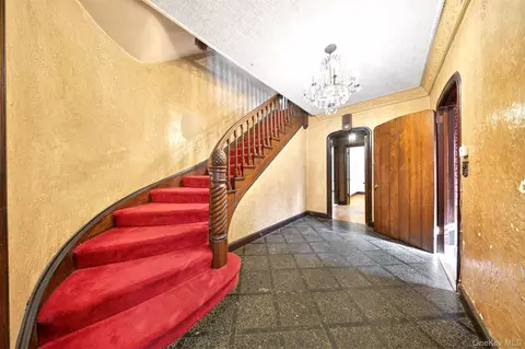 Entry Way - 29-34 146th St, Flushing, NY 11354 photo 1 of 4