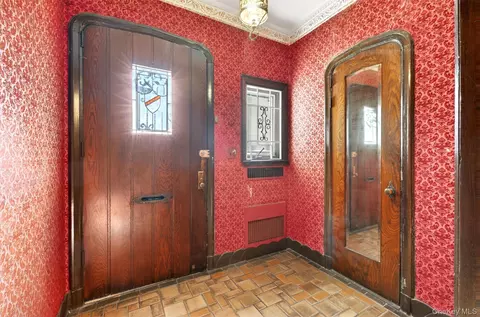 Entry Way - 29-34 146th St, Flushing, NY 11354 photo 3 of 4