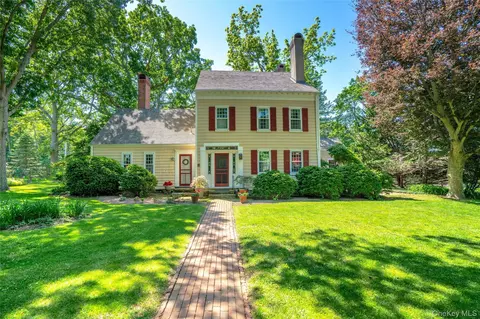 750 Reeve Ave, Mattituck, NY 11952