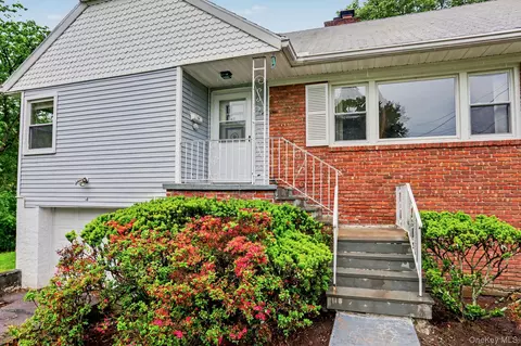 24 Bradford Ave, Harrison, NY 10528