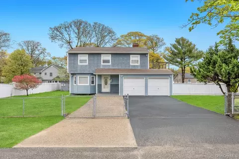 25 Gould Rd, Centereach, NY 11720