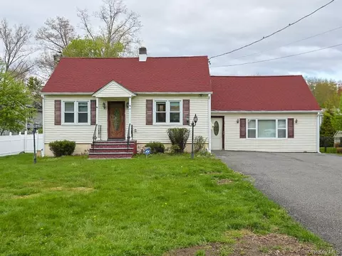 68 Weaver St, Montgomery, NY 12549