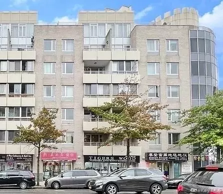 132-03 Sanford Ave #2F, New York, NY 11355