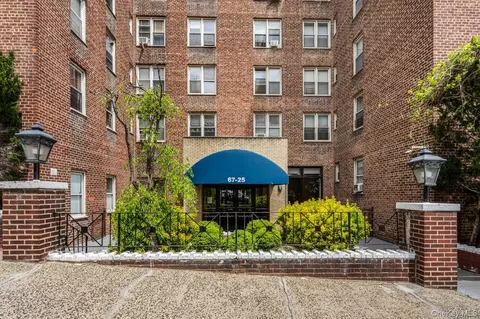 67-25 Dartmouth St #6D, New York, NY 11375